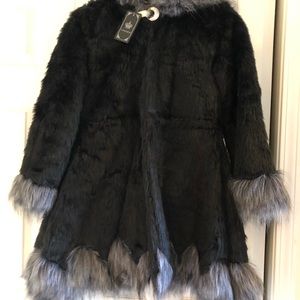 Lanshifei faux fur coat. New with tags Black/Gray